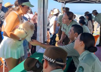 Carabineros invita a caminata canina dominical en Playa Brava