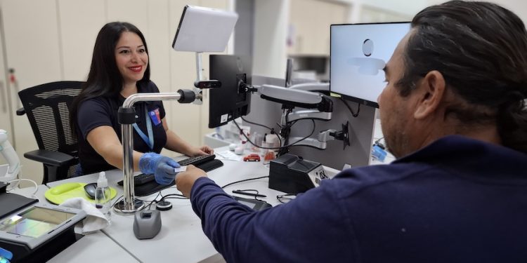 Desde lunes 13 se podrán tramitar cédulas y pasaportes en Mall Plaza Iquique