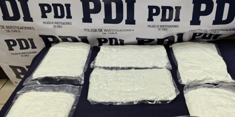 Simuló ser turista: Transportaba 6 mil 600 dosis de ketamina en polvo