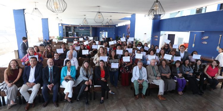 Fondo “Caminos de Identidad” logró fortalecer 60 emprendimientos regionales de mujeres del Programa Originarias