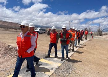 Veinte pymes regionales participaron en visita técnica a Cerro Colorado