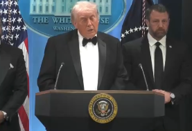 Trump confirma un oficial herido tras balacera en cena con periodistas: Afirmó que atacante portaba «varias armas»