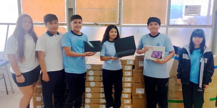 SLEP Iquique invierte más de $260 millones en tecnología para fortalecer la Educación Pública