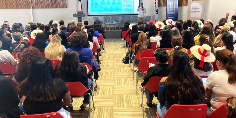 Masiva participación en Congreso Intercultural de Emprendimientos