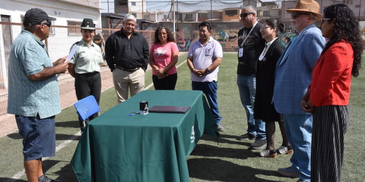 Gendarmería y Asociación de Fútbol de Alto Hospicio firman convenio para trabajos en beneficio de la comunidad