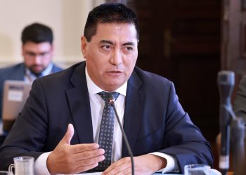 Senador Lee celebra aprobación de ERFE en el Senado para la formación de especialistas médicos