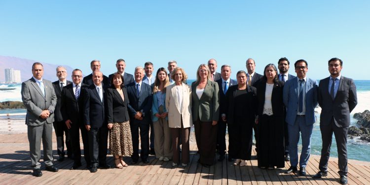 Delegada Presidencial de Tarapacá presidió primer gabinete