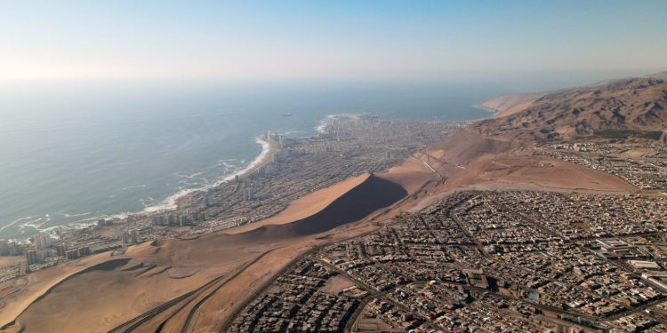 Estudio de CChC revela que Iquique y Alto Hospicio se estancan bajo el promedio nacional en índice de calidad de vida
