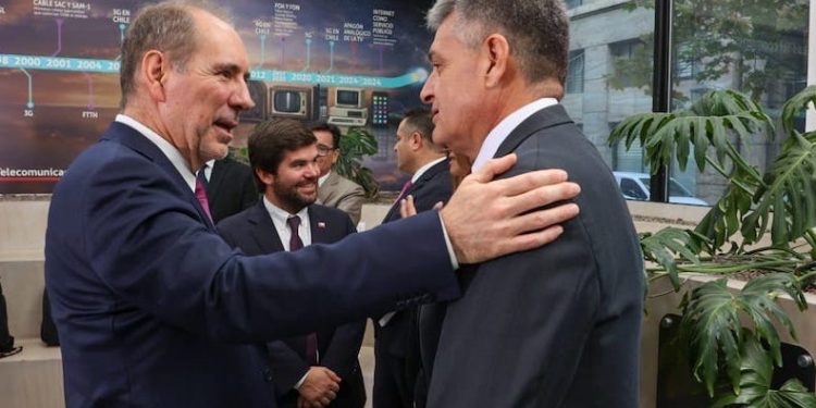 Mejor conectividad y más seguridad: Seremis del MTT se reúnen para abordar plan de trabajo en las regiones