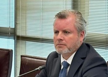 Senador Trisotti valora primer vuelo de repatriación de migrantes irregulares: “quienes entraron por la ventana se tienen que ir”