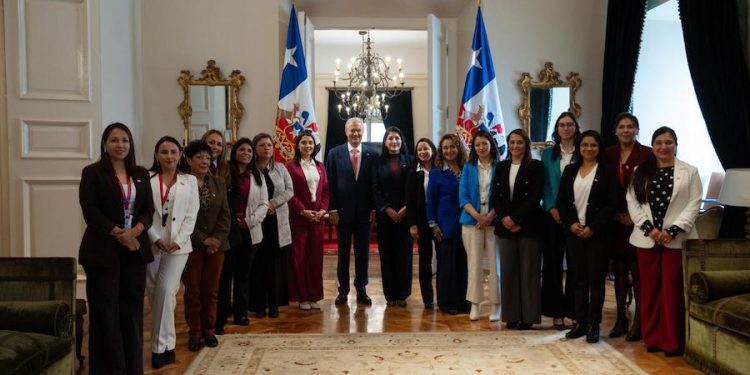 Encuentro nacional de seremis junto a Ministra de la Mujer y la Equidad de Género para delinear prioridades de trabajo