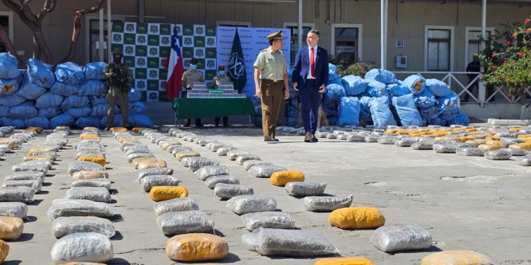 Histórica incautación de drogas: 4.831 kilos de marihuana y ketamina ocultos en un camión cisterna