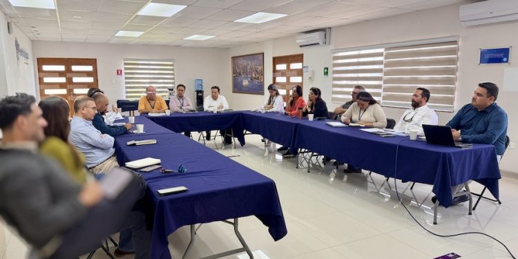 Comunidad Logística del Puerto de Iquique se reúne para avanzar en coordinación y eficiencia operacional