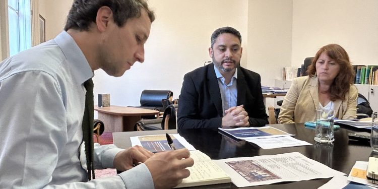 Gobernador Carvajal solicita autorizar obras de emergencia en entorno del Santuario de La Tirana