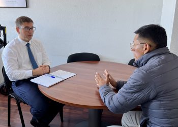 Abordan seguridad y resiliencia del suministro eléctrico en Camiña