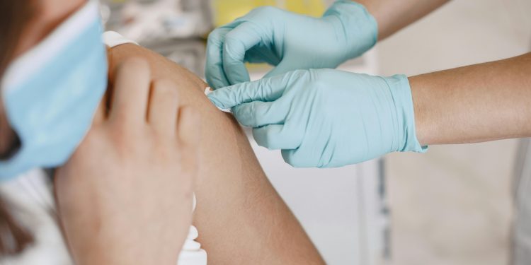 Baja percepción de riesgo: el freno silencioso de la vacunación de cara al invierno