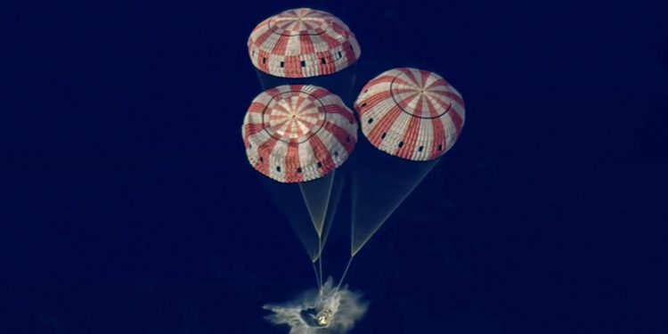 Misión Artemis II: La cápsula amerizó con éxito en el Océano Pacífico