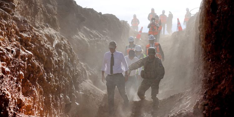 Ministro Arrau supervisa construcción de nueva infraestructura para la seguridad y la soberanía nacional en la frontera con Bolivia