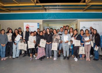 Nueva generación de vecinos del borde costero sur de Iquique se integra a Programa Nivelación de Estudios 2026