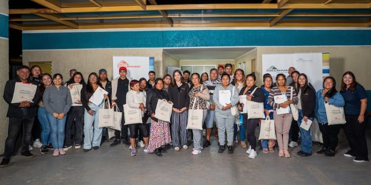 Nueva generación de vecinos del borde costero sur de Iquique se integra a Programa Nivelación de Estudios 2026