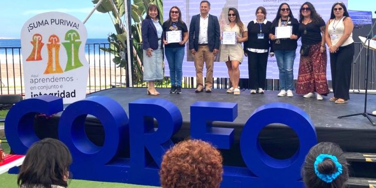 Certifican a 50 emprendedoras en evento intercultural