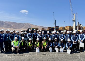 Colegio Robert Johnson inicia ciclo de visitas al Puerto de Iquique