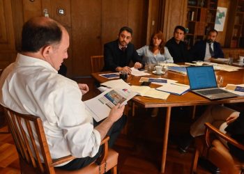 Gobernador Carvajal logra compromiso con ministro Poduje para nuevo convenio por socavones en Alto Hospicio y plan de vivienda para Tarapacá