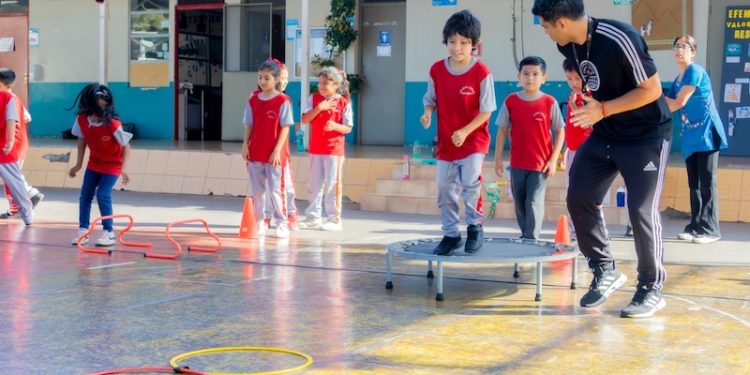 SLEP y Elige Educar convocan a profesionales de la educación a programa de bienestar socioemocional