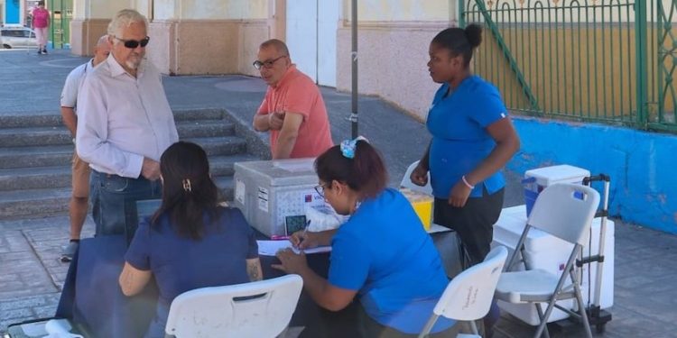 Salud Municipal de Iquique administró más de 4 mil vacunas contra la influenza