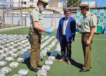 Fiscalía y Carabineros neutralizan acopio de drogas en pleno desierto / 4 colombianos detenidos