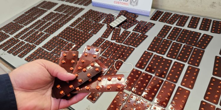 Aduana de Iquique incautó más de 6 mil píldoras abortivas y sedantes en Quillagua