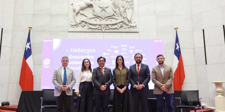 ENVIS 2026 presenta sus resultados en el Congreso Nacional y releva rol clave de los territorios y la sociedad civil en el desarrollo  