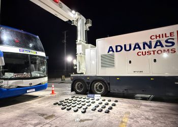 Camión escáner detectó millonario contrabando de drogas en bus en la avanzada aduanera El Loa