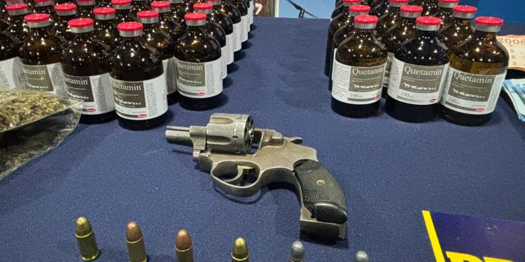 PDI desarticula punto de venta de ketamina: Incautan más de 25 kilos y detienen a dos imputados