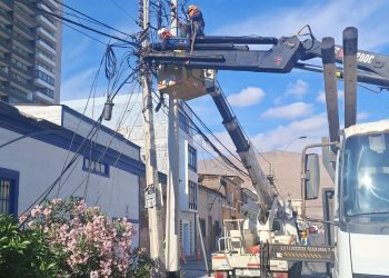 Accidente de tránsito provocó la caída de cuatros postes