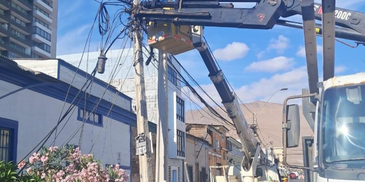 Accidente de tránsito provocó la caída de cuatros postes