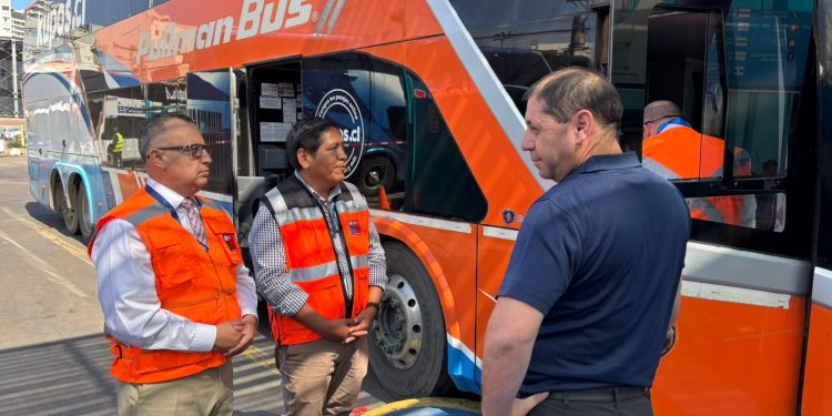 Autoridades refuerzan fiscalización en Terminal Rodoviario de Iquique por fin de semana largo