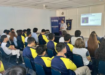 Capacitación en eficiencia energética y generación distribuida acerca oportunidades del sector a estudiantes de Iquique