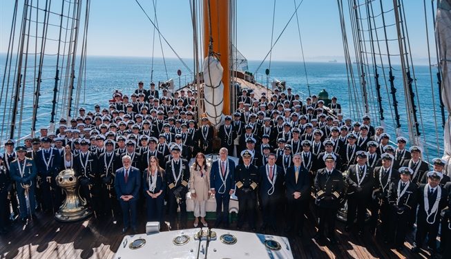 Presidente Kast despide a la dotación del Buque Escuela “Esmeralda” en Valparaíso