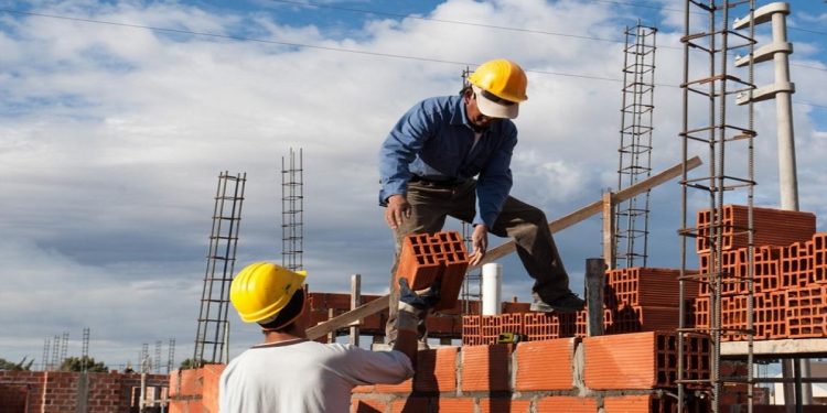 Este domingo comienza nueva reducción de jornada por Ley 40 Horas: ¿Cómo funciona y cuándo es la próxima rebaja?