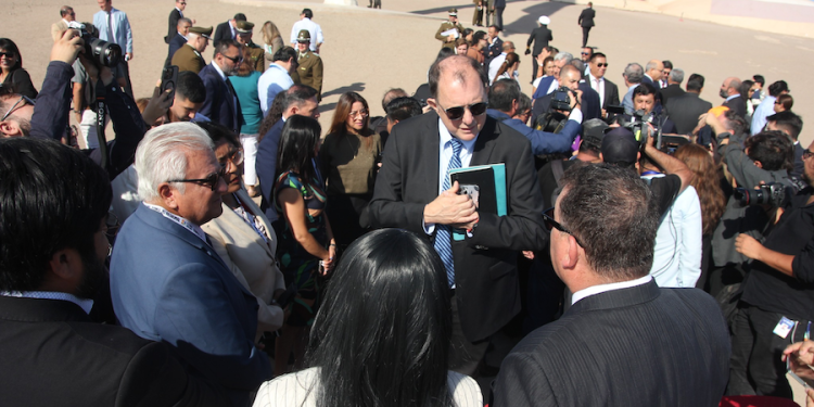 Ministro Iván Poduje tomó nota de requerimientos urgentes de consejeros regionales de Arica y Parinacota