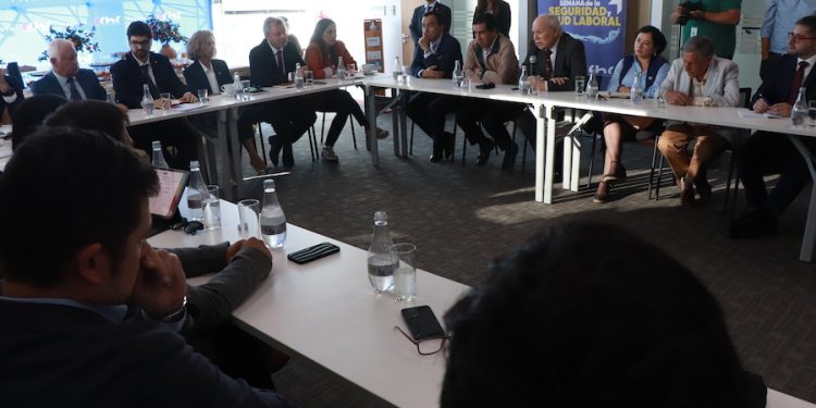 Subsecretario José Francisco Lagos presentó Plan de Reconstrucción Nacional a gremios de Tarapacá