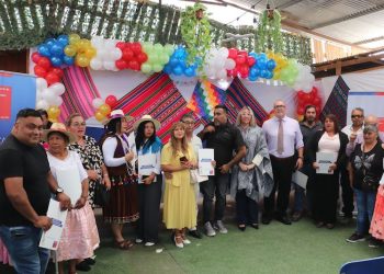 Trece familias de Villa La Pampa reciben sus títulos de dominio en Pozo Almonte