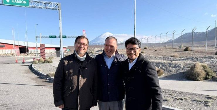 Canciller chileno se reunió con su par boliviano en la frontera norte: “Nuestros países tienen que seguir avanzando”