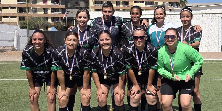 Carabineros de Iquique se coronó campeón de torneo de futbolito femenino