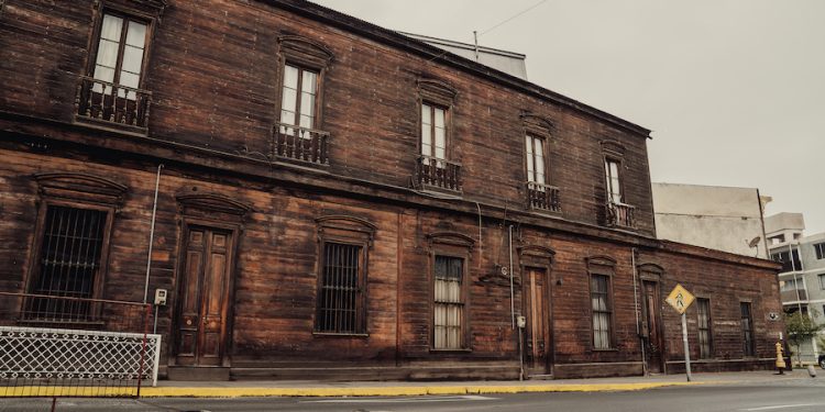 GORE recupera tres viviendas de calle Aníbal Pinto para el patrimonio regional de Tarapacá