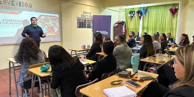 Seremi de Educación articula plan de intervención socioemocional en Colegio Hispano Italiano de Iquique