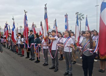 Miles de estudiantes de Tarapacá desfilaron en Iquique y Alto Hospicio para recordar la gesta heroica de Arturo Prat y su tripulación