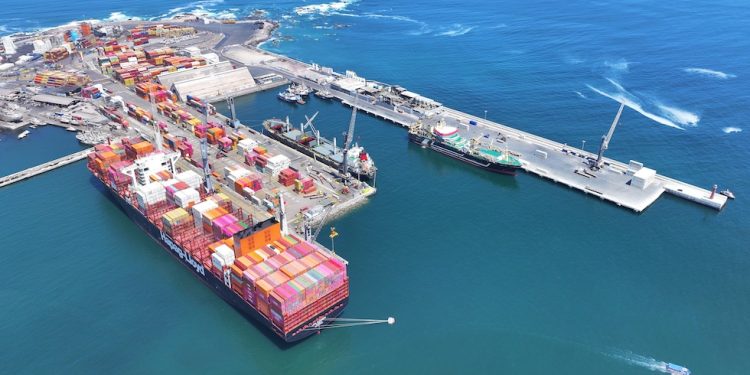 Puerto de Iquique mantiene positivo desempeño: 248 mil 684 toneladas transferidas a abril pasado