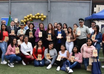 Con lanzamiento del libro “La Voz del Silencio: escritos de esperanza”, culminó taller literario “Tejiendo Vínculos” en el CCP de Iquique